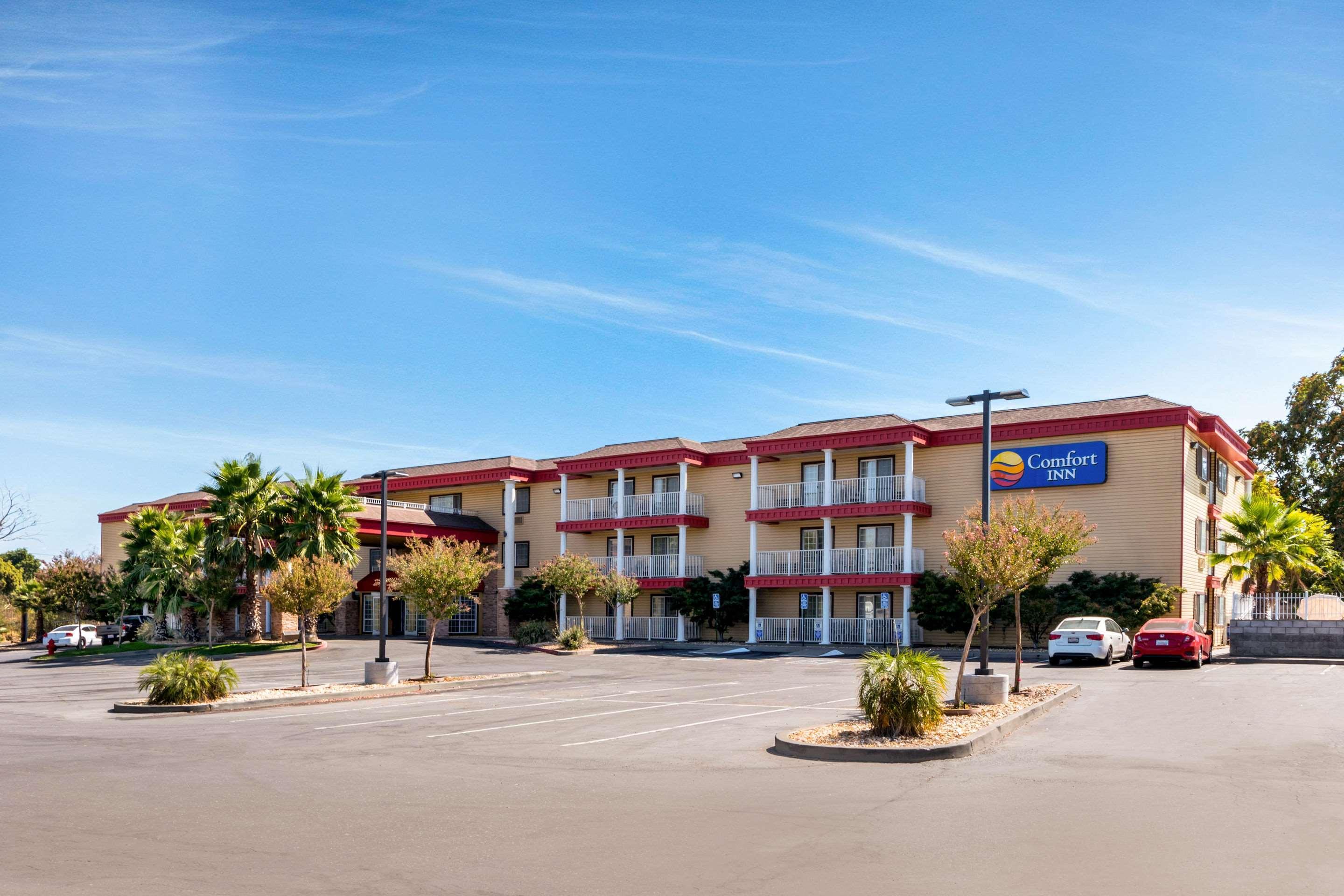 Comfort Suites Red Bluff Near I-5 Exterior photo